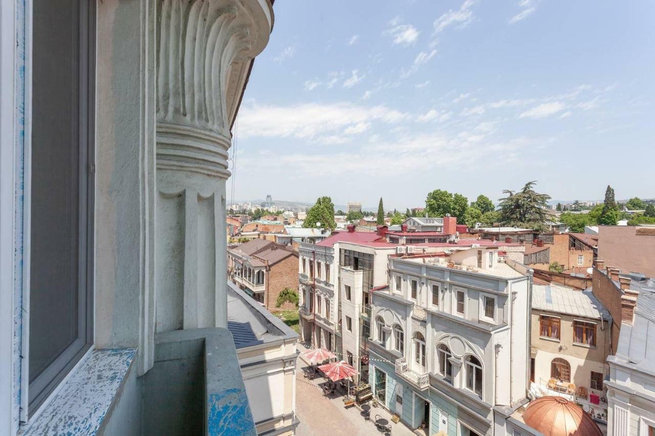Wehost Apartment On A Colorful Street Tiflis Exterior foto
